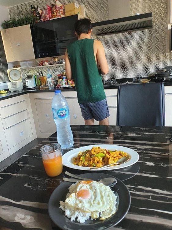 ลูกสาวนอนตื่นสาย แม่กลัวไม่มีคนดูแล