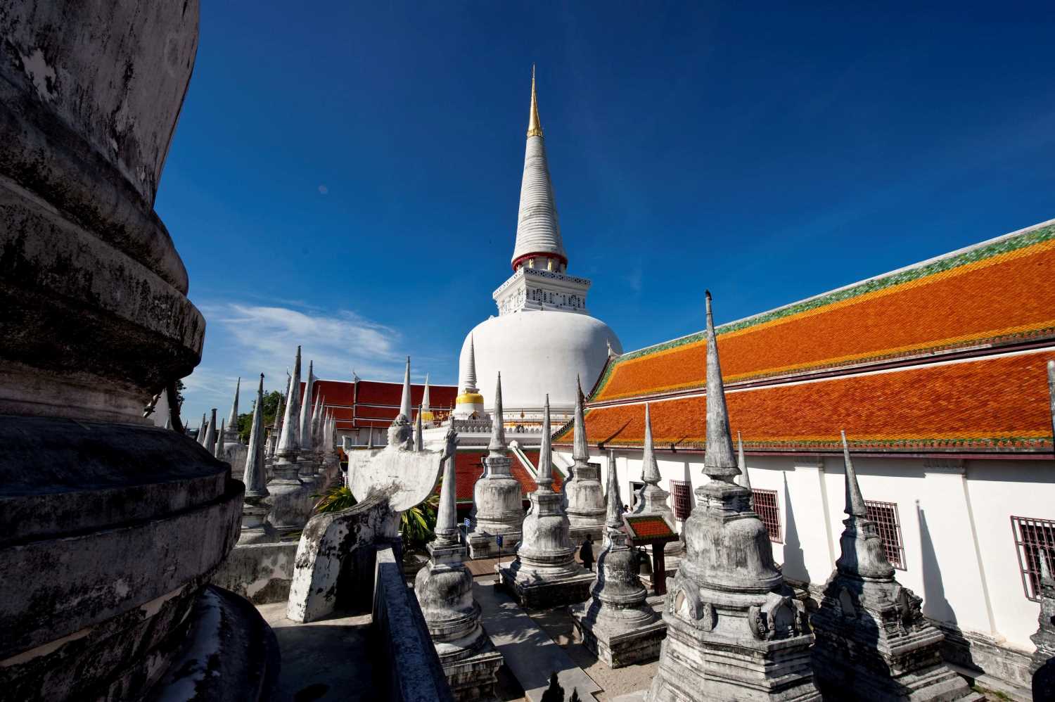 วัดพระมหาธาตุ สถานที่ทำบุญวันวิสาขบูชา