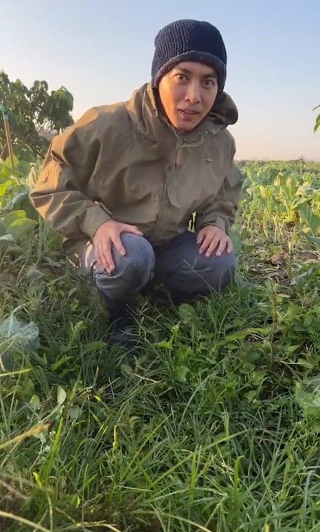 ส่องชีวิต 'โก โกสินทร์' ขายผัก-หาปลายามว่าง