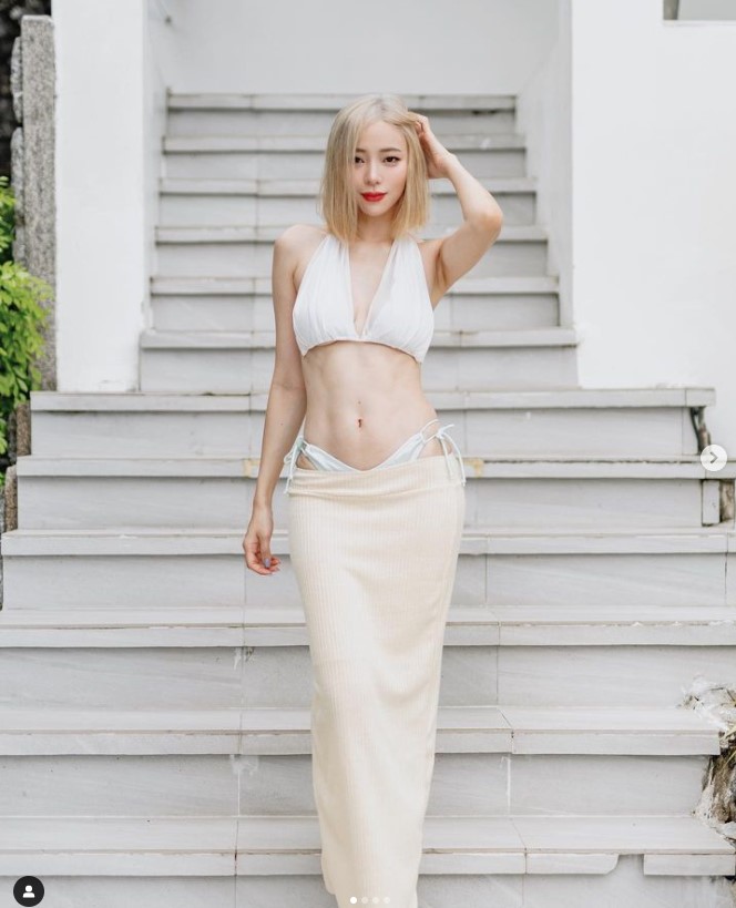 อุ้ม ลักขณา นิวเคลียร์ ชุดซีทรู บิกินี่