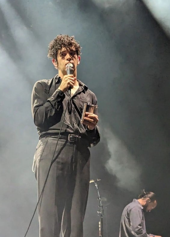 แฟนใหม่ เทย์เลอร์ สวิฟต์ นักร้องวง The 1975