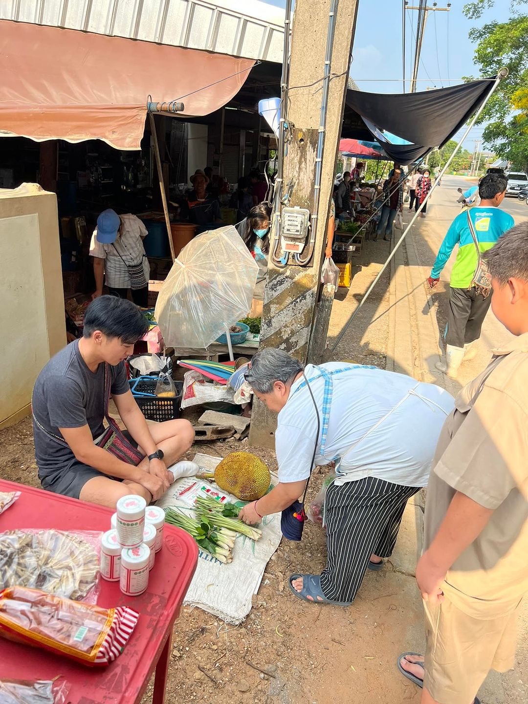 โกสินทร์ พ่อค้าหล่อบอกต่อด้วย