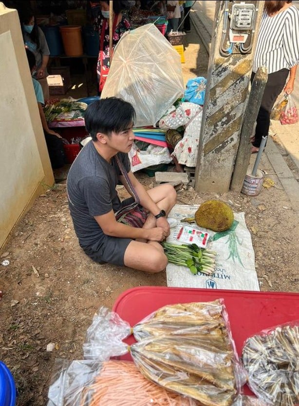 โกสินทร์ ราชกรม ประวัติ