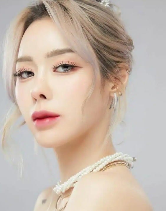 ไอซ์-ปรีชญา-ประวัติ นักแสดง