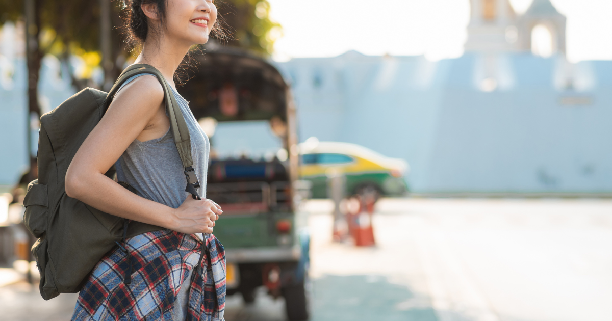 ฝันว่าย้ายไปอยู่ต่างประเทศ ต่างจังหวัด