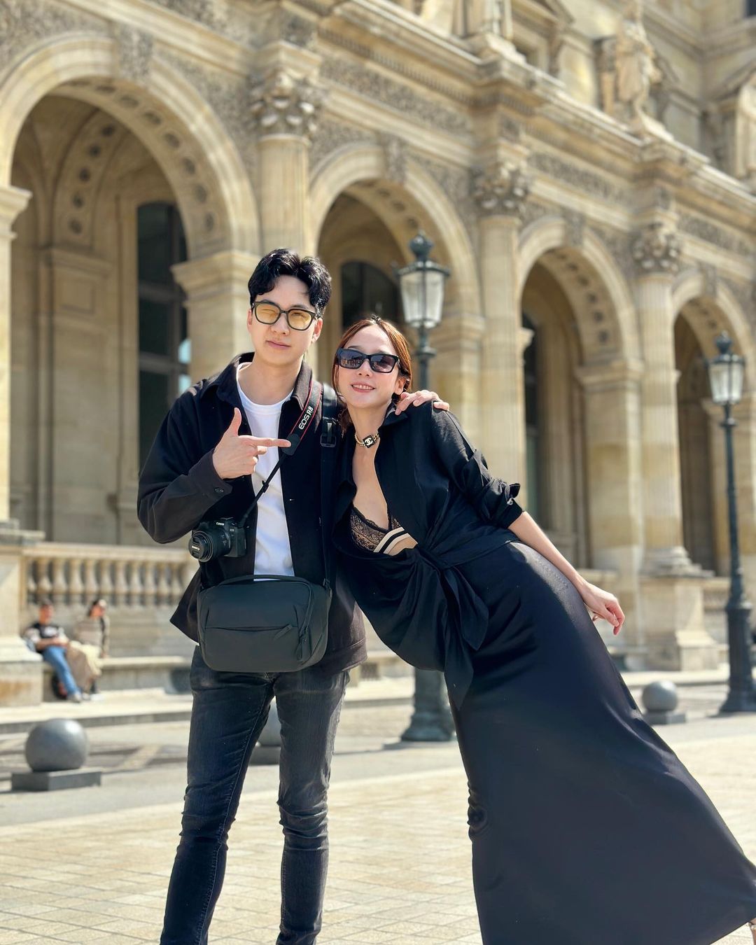 ความสัมพันธ์ อั้ม ไฮโซนิน