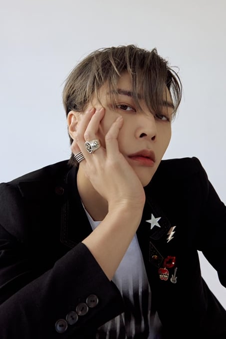v