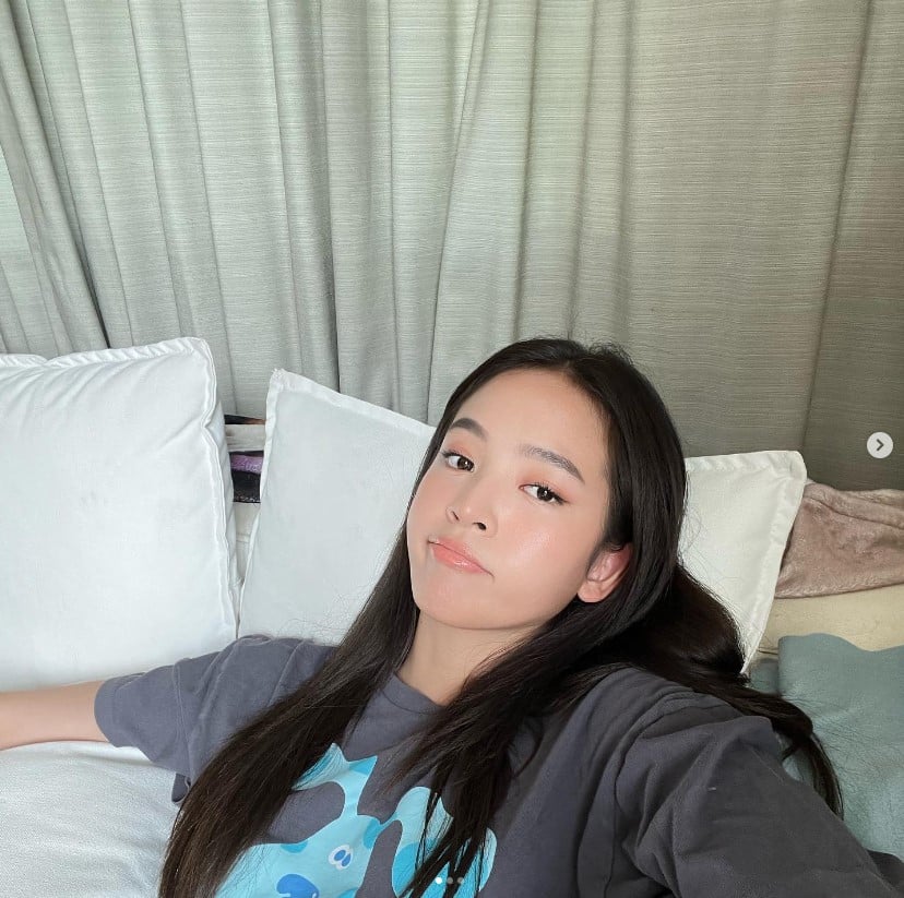 ณิชา โพสต์ภาพดำ