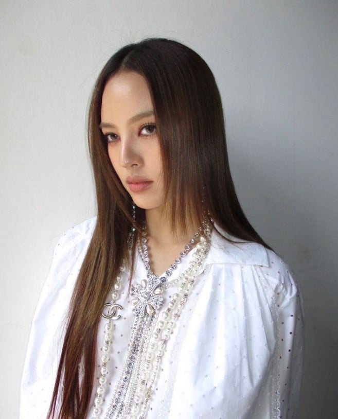 ณิชา โพสต์ภาพดำ