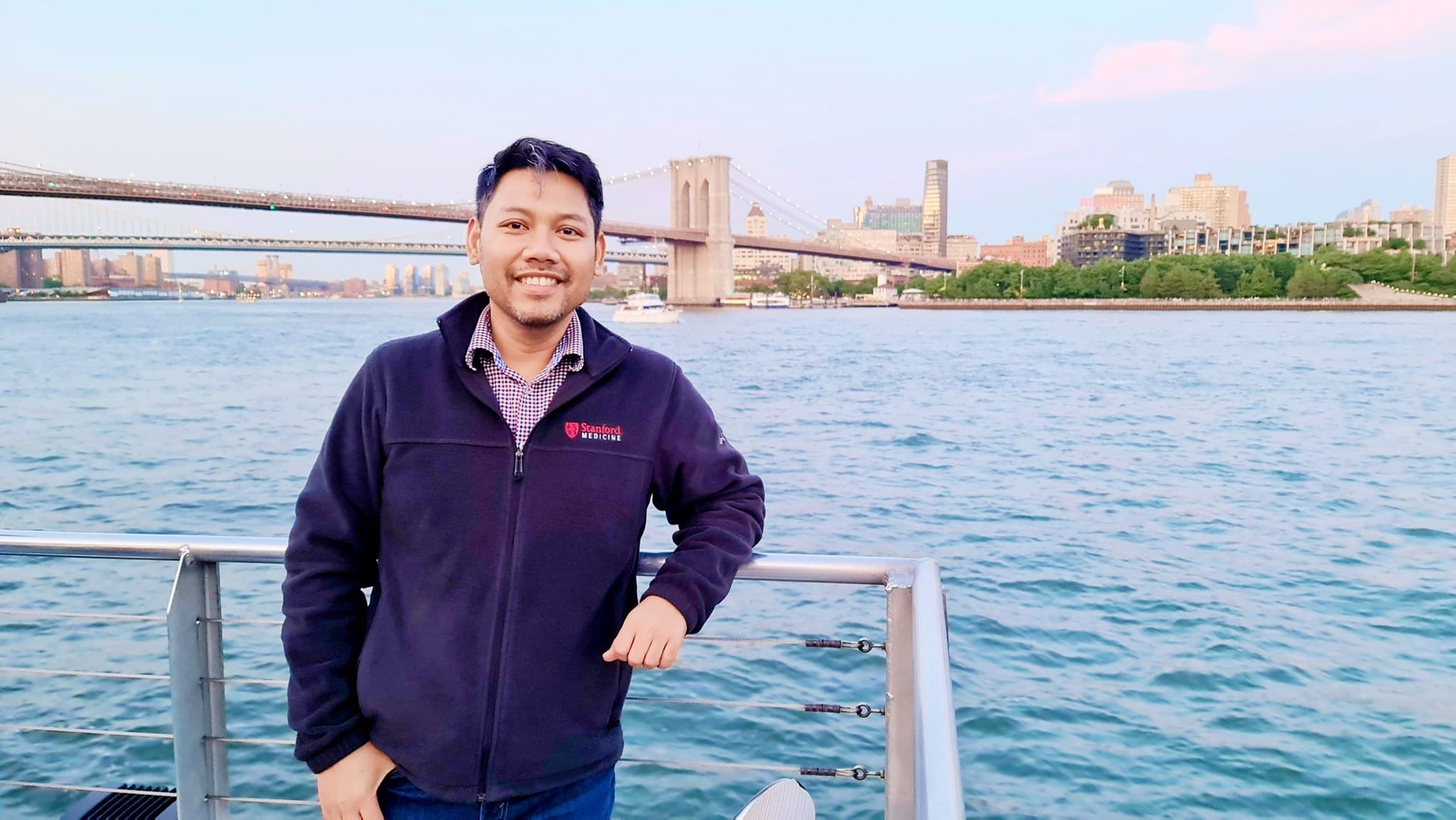 ประวัติ รศ.ดร.นพ.วัชรพล​ อเล็กซองดร์​ กำเนิด​ศิ​ริ