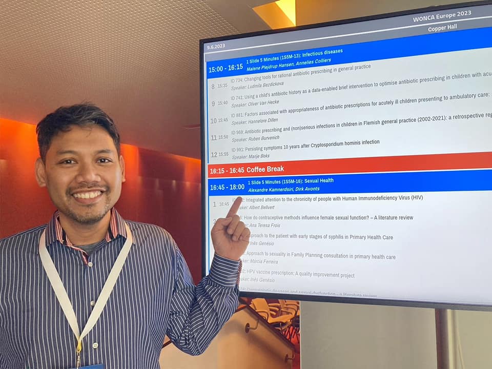 ประวัติ รศ.ดร.นพ.วัชรพล​ อเล็กซองดร์​ กำเนิด​ศิ​ริ