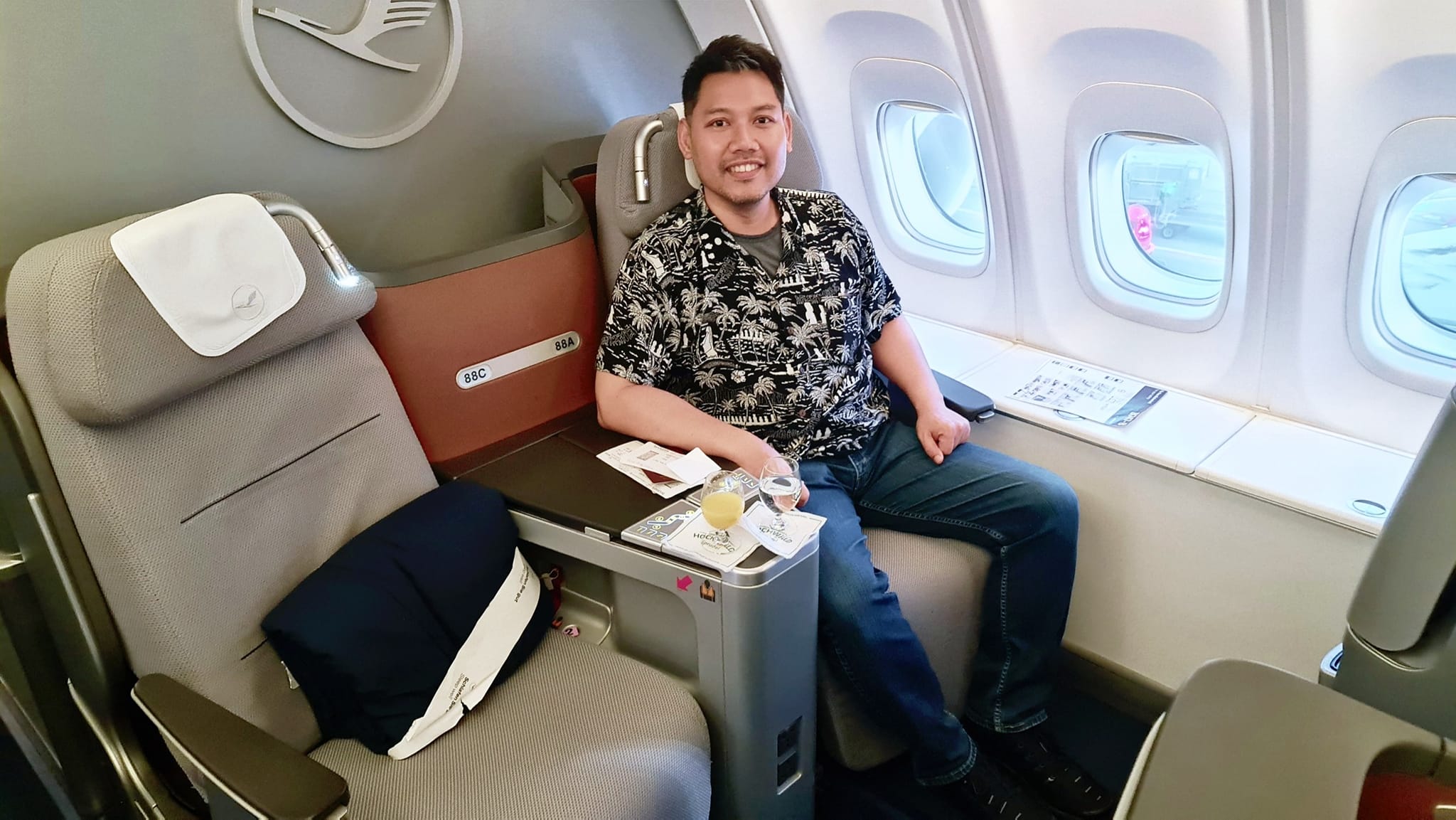 ประวัติ รศ.ดร.นพ.วัชรพล​ อเล็กซองดร์​ กำเนิด​ศิ​ริ