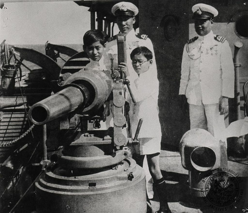 ประวัติ วันอานันทมหิดล