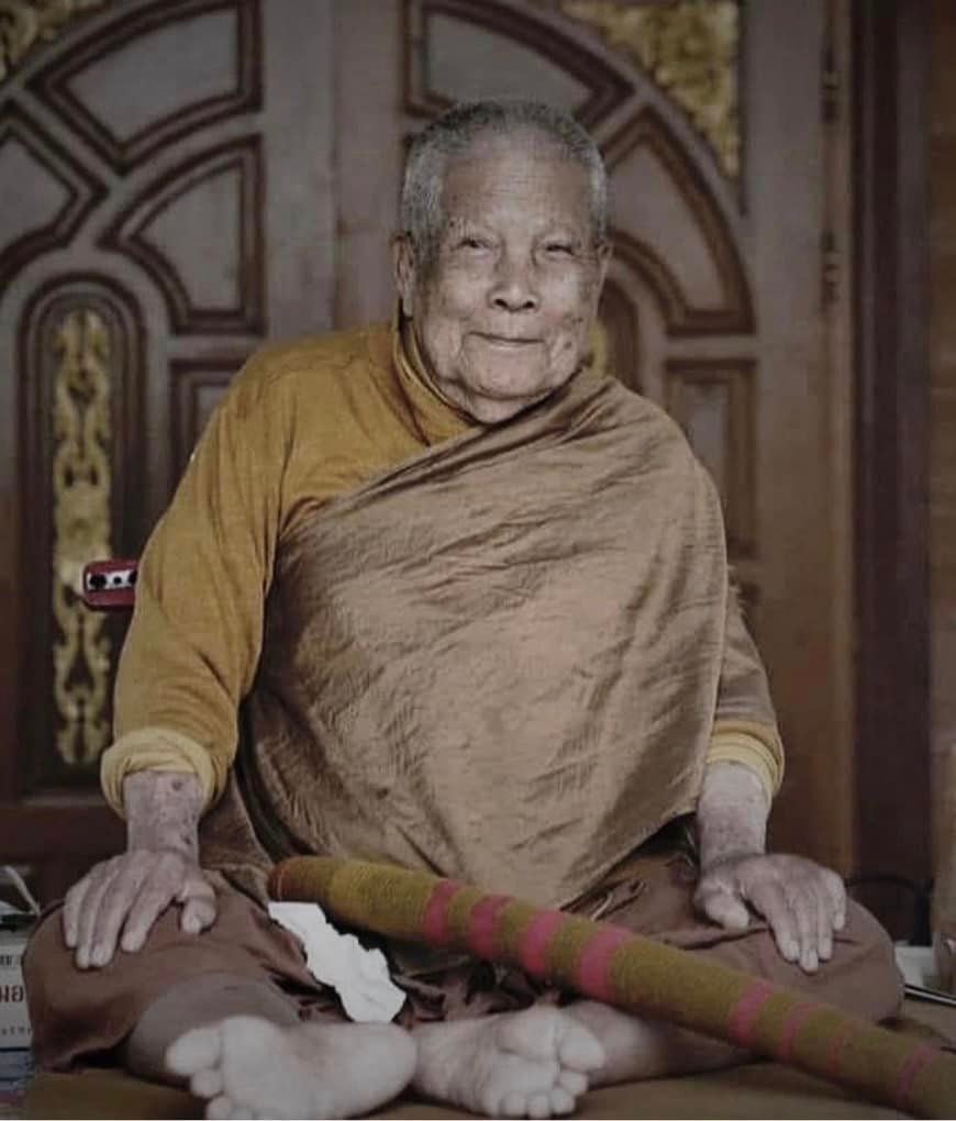 ประวัติ หลวงปู่แสง ญาณวโร