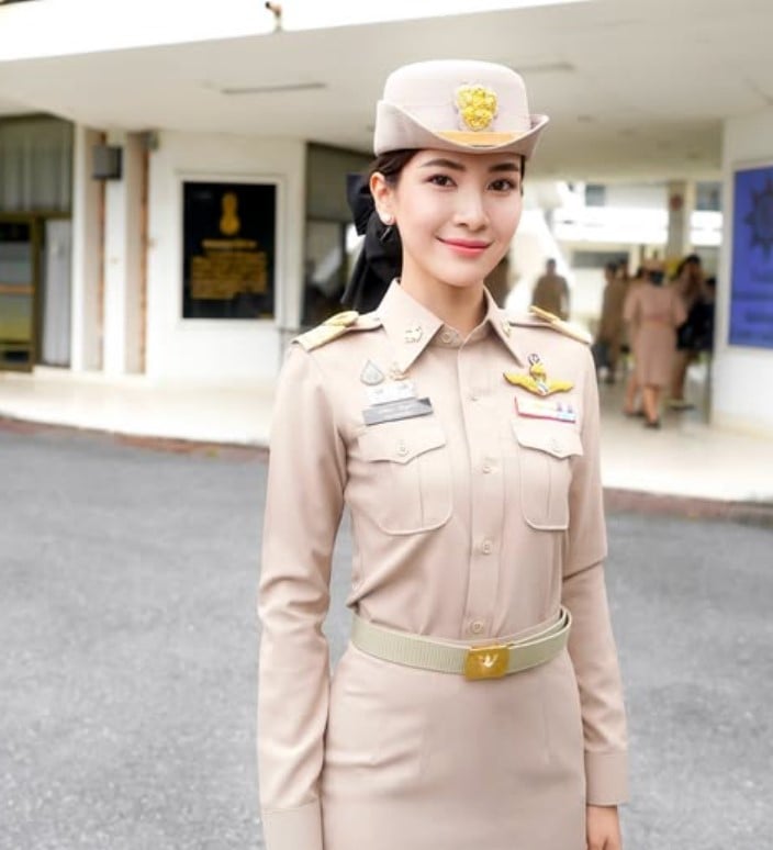 ผู้กองแคท ประวัติ