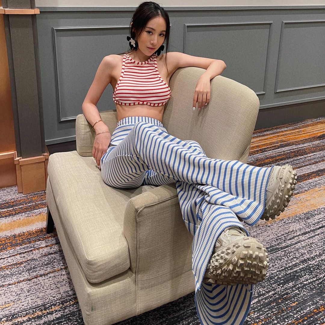 พลอยชา เปิดวาร์ป