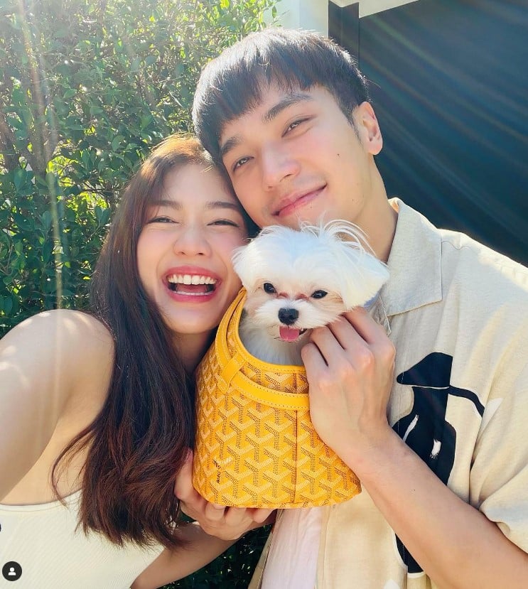 พี่สาวโอบ โพสต์