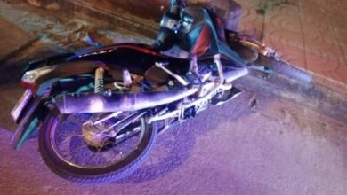 หนุ่มรถล้ม