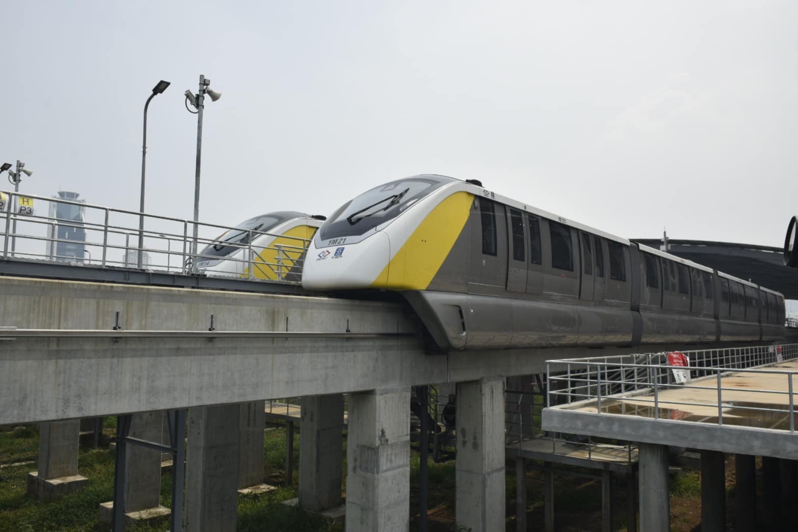 รถไฟฟ้าสายสีเหลือง สถานี