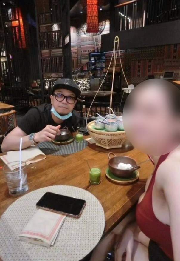 สาวคนสนิท หนุ่ม กะลา