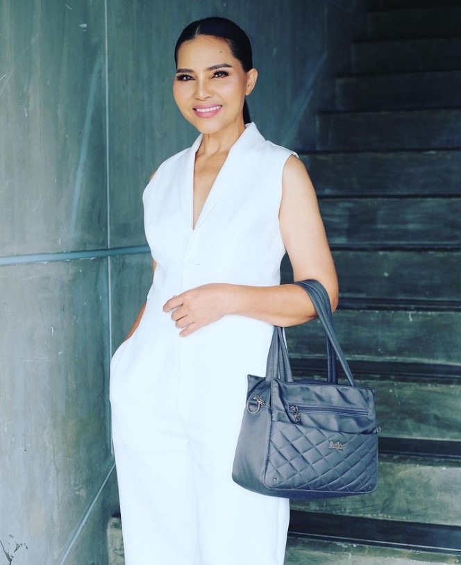 สุนารี โพสต์ตัดพ้อ