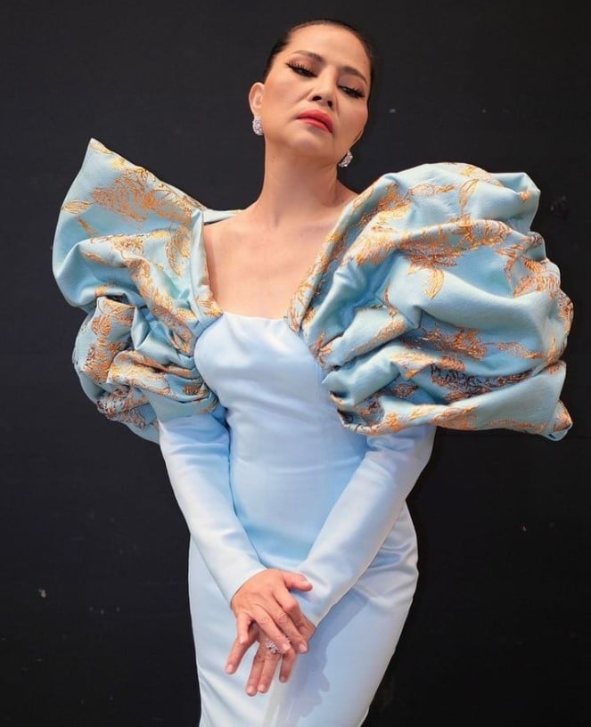 สุนารี โพสต์ตัดพ้อ