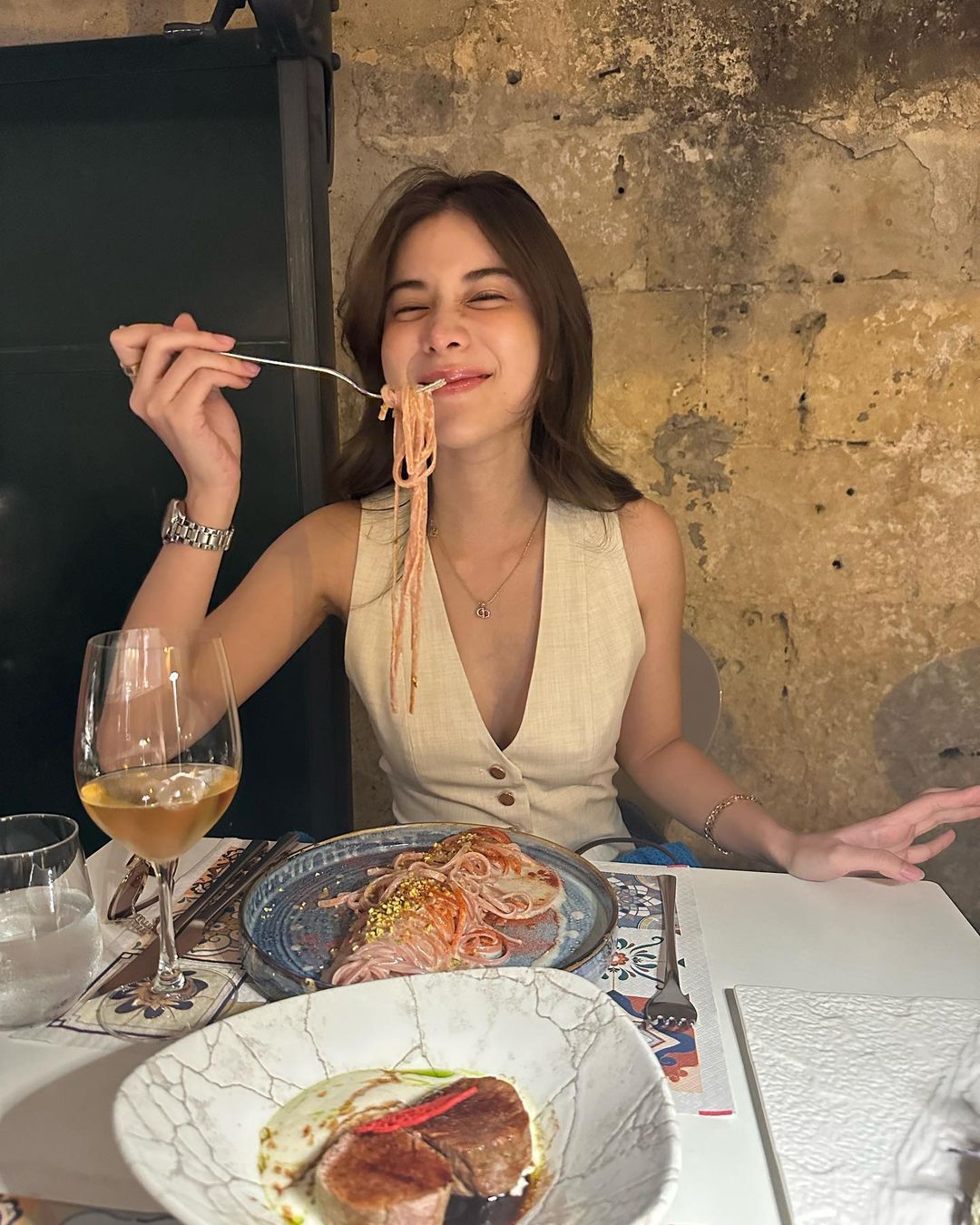 เก้า สุภัสรา บิกินี่