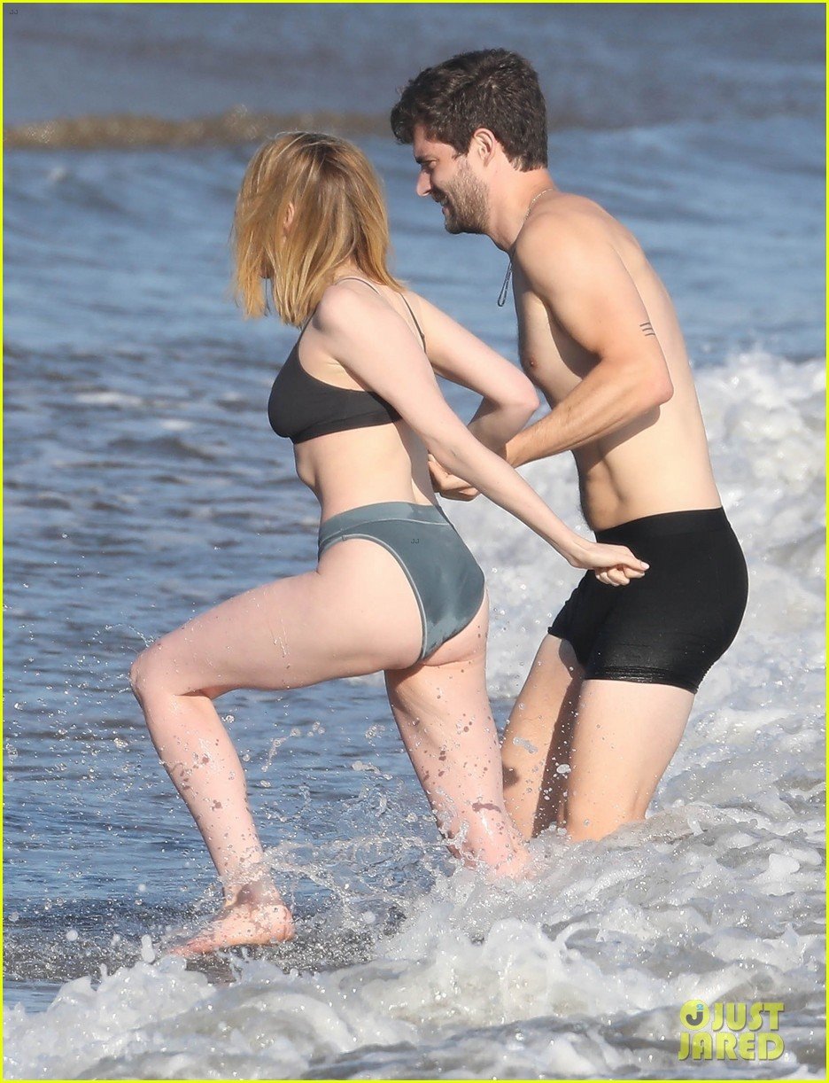 เดวิด คอเรนสเว็ต อวดหุ่นขณะใส่กางเกงใน