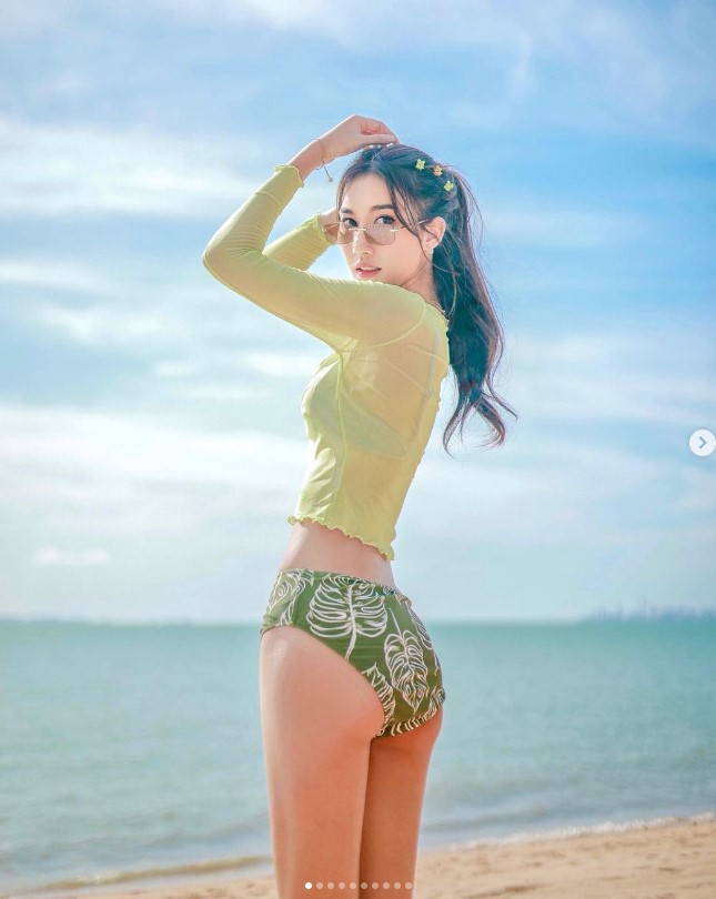 เบสท์ คำสิงห์ อวดหุ่นแซ่บริมทะเล