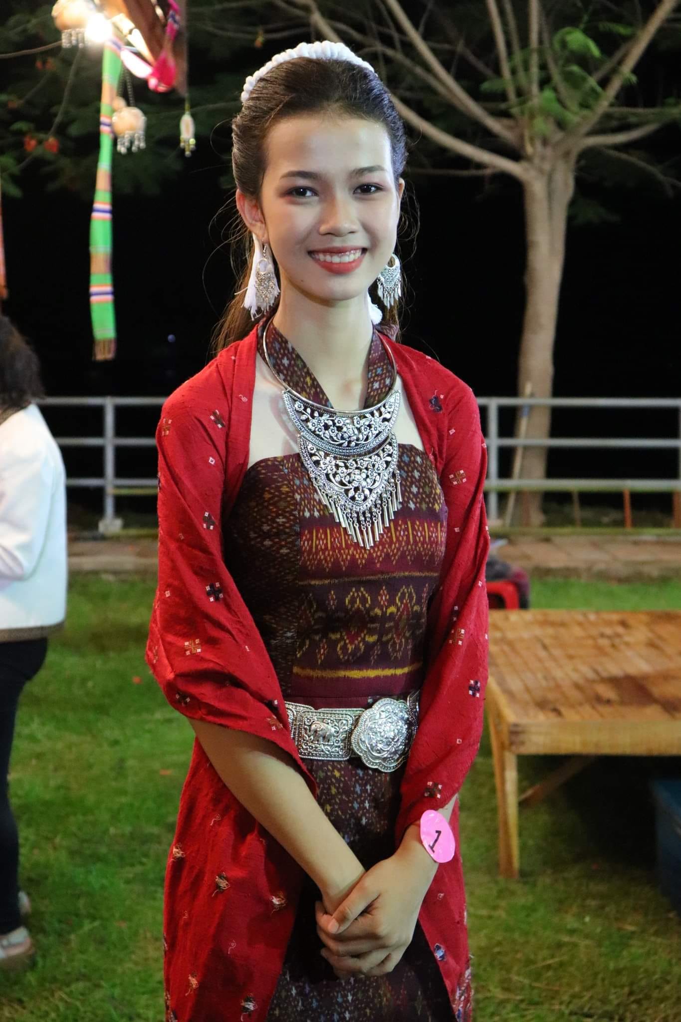 เปียโน ลูกสาวคนโต นิว มุกดา