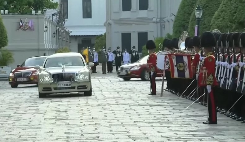 เลขทะเบียนรถมงคล ในหลวง พระราชินี 16 6 66