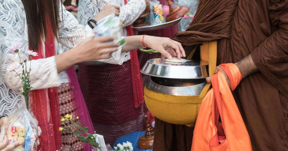 ตักบารทำบุญ กิจกรรมวันอาสาฬหบูชา