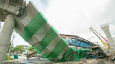 ข่าวสะพานข้ามแยกลาดกระบังถล่ม