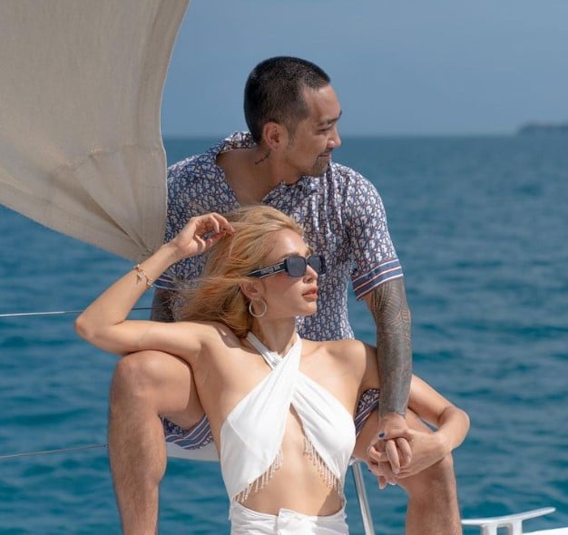 ความสัมพันธ์ อุ้ม บอล