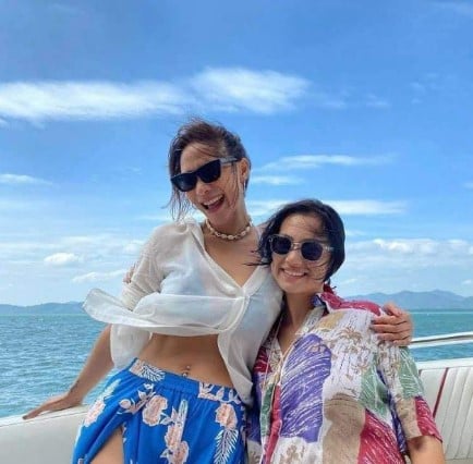 ความเห็นชาวเน็ต ดราม่า คลอดีน-พลอย สัมภาษณ์ปมนอกใจ