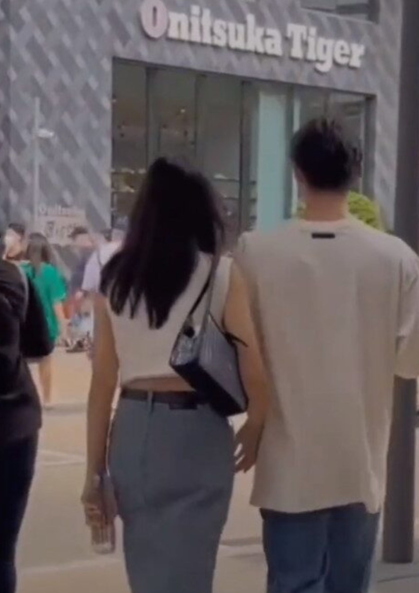 ดราม่า ผู้จัดการไบร์ท