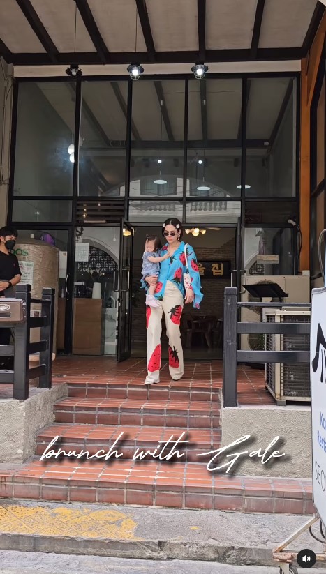 น็อต วิศรุต เล่นน้ำกับลูก