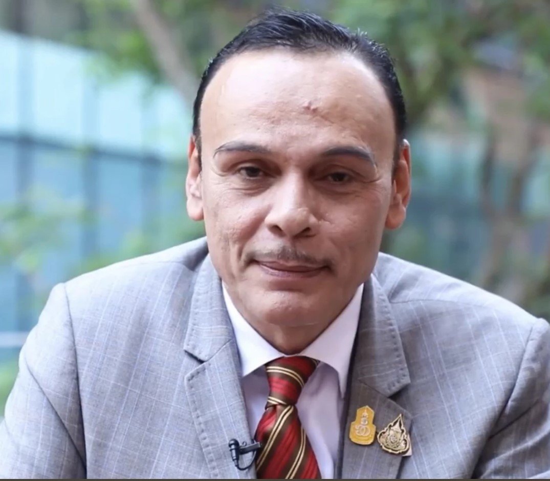 ประวัติ ชาดา ไทยเศรษฐ์