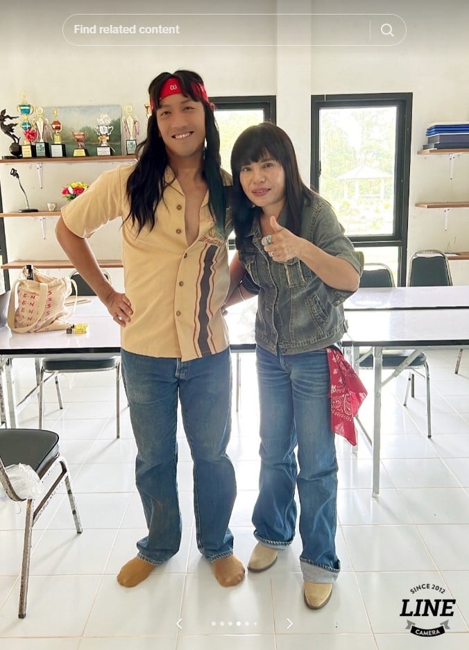 พี่ดำทอมโสด แต่งหญิง