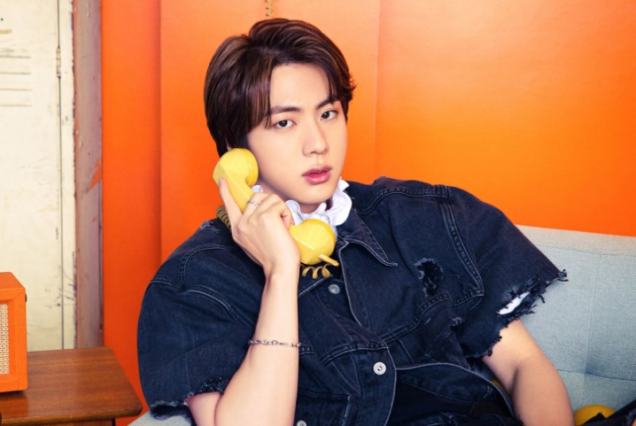 รูป จิน bts ช่วยคนโดนปล้น