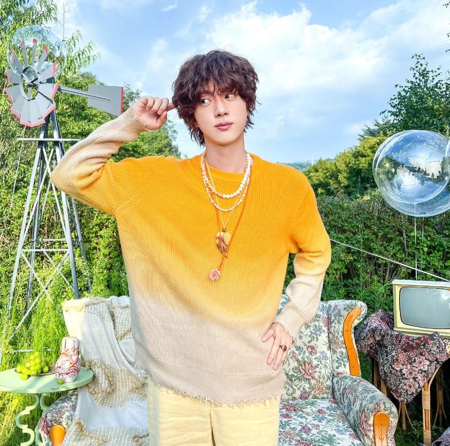 รูป จิน bts ช่วยคนโดนปล้น