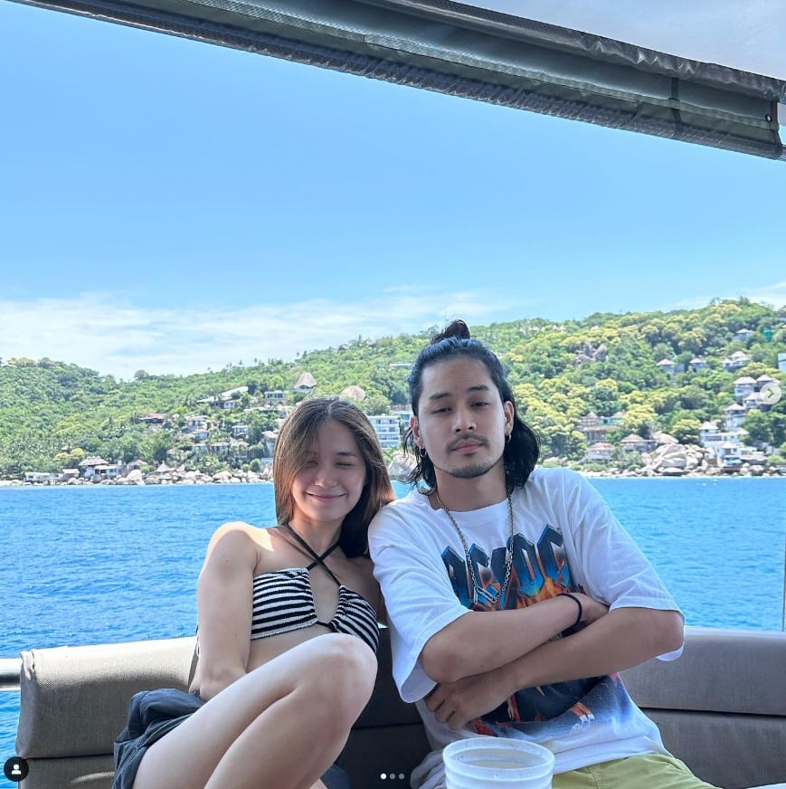 วี เก้า คู่รักเสียงดีเลิกเงียบ