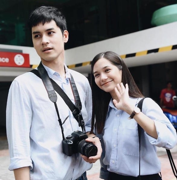 วี เก้า คู่รักเสียงดีเลิกเงียบ