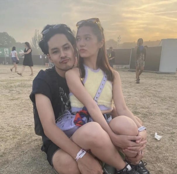 วี เก้า คู่รักเสียงดีเลิกเงียบ