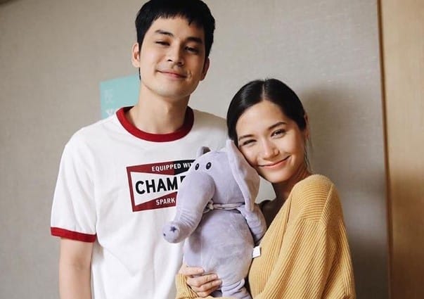 วี เก้า คู่รักเสียงดีเลิกเงียบ