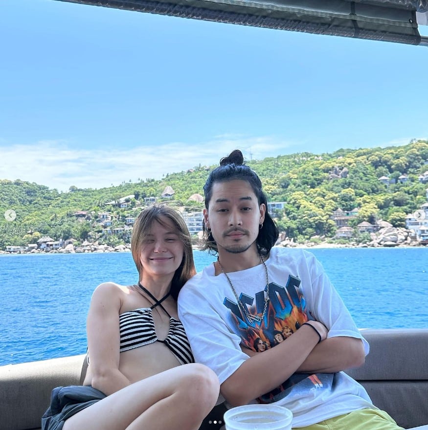 วี เก้า คู่รักเสียงดีเลิกเงียบ