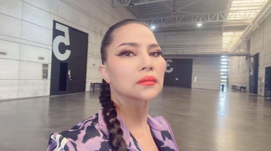 สุนารี นุ่งสั้น ฝรั่งมอง