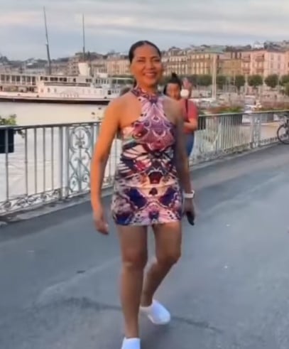 สุนารี นุ่งสั้น ฝรั่งมอง