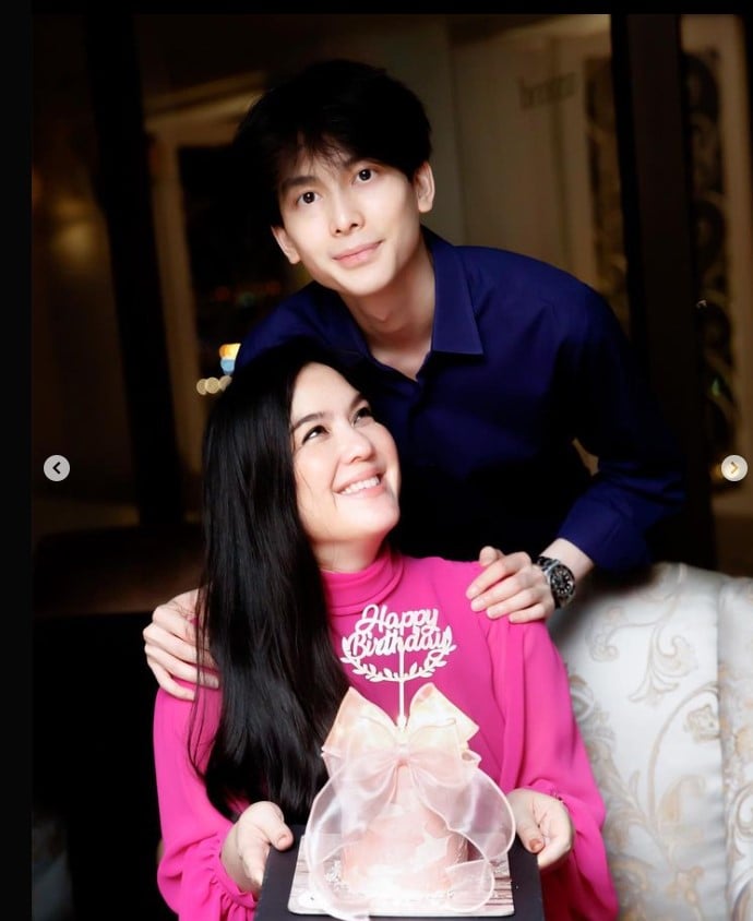 อชิ อชิรวัตติ์ ร้องไห้