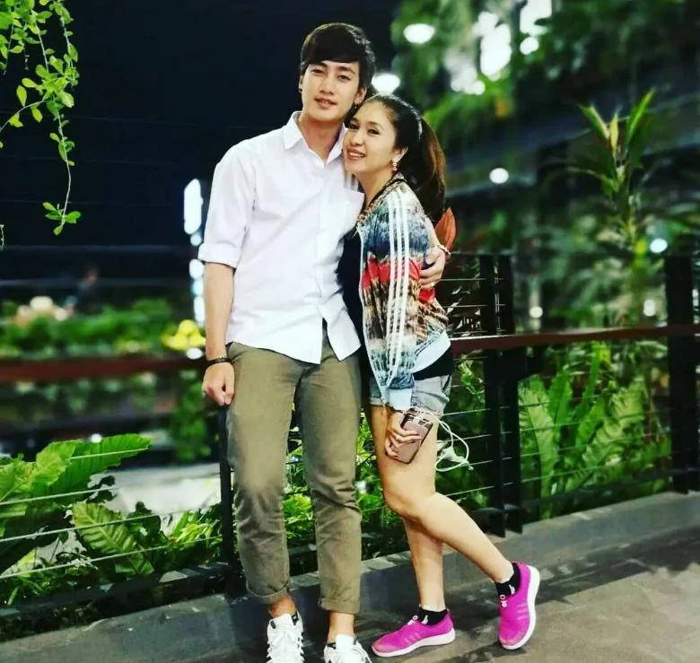 อาชีพ แม่ฟร้อง
